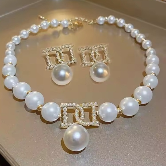 Women's Necklace Earrings Jewelry Set Pearls Rhinestone Birthday Wedding Gift - Picture 1 of 6
